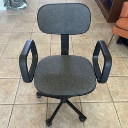 Student/Small Adult Desk Chair