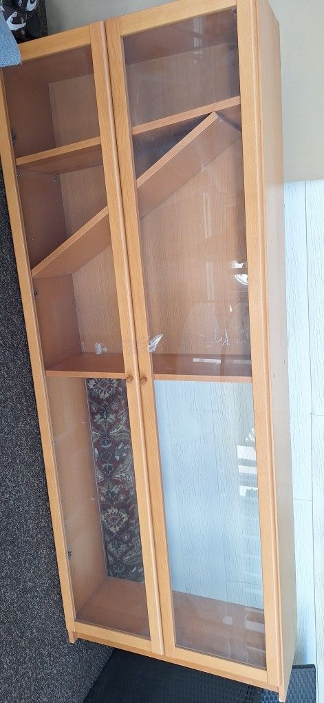 Cabinet 4 Shelfs Glass Doors