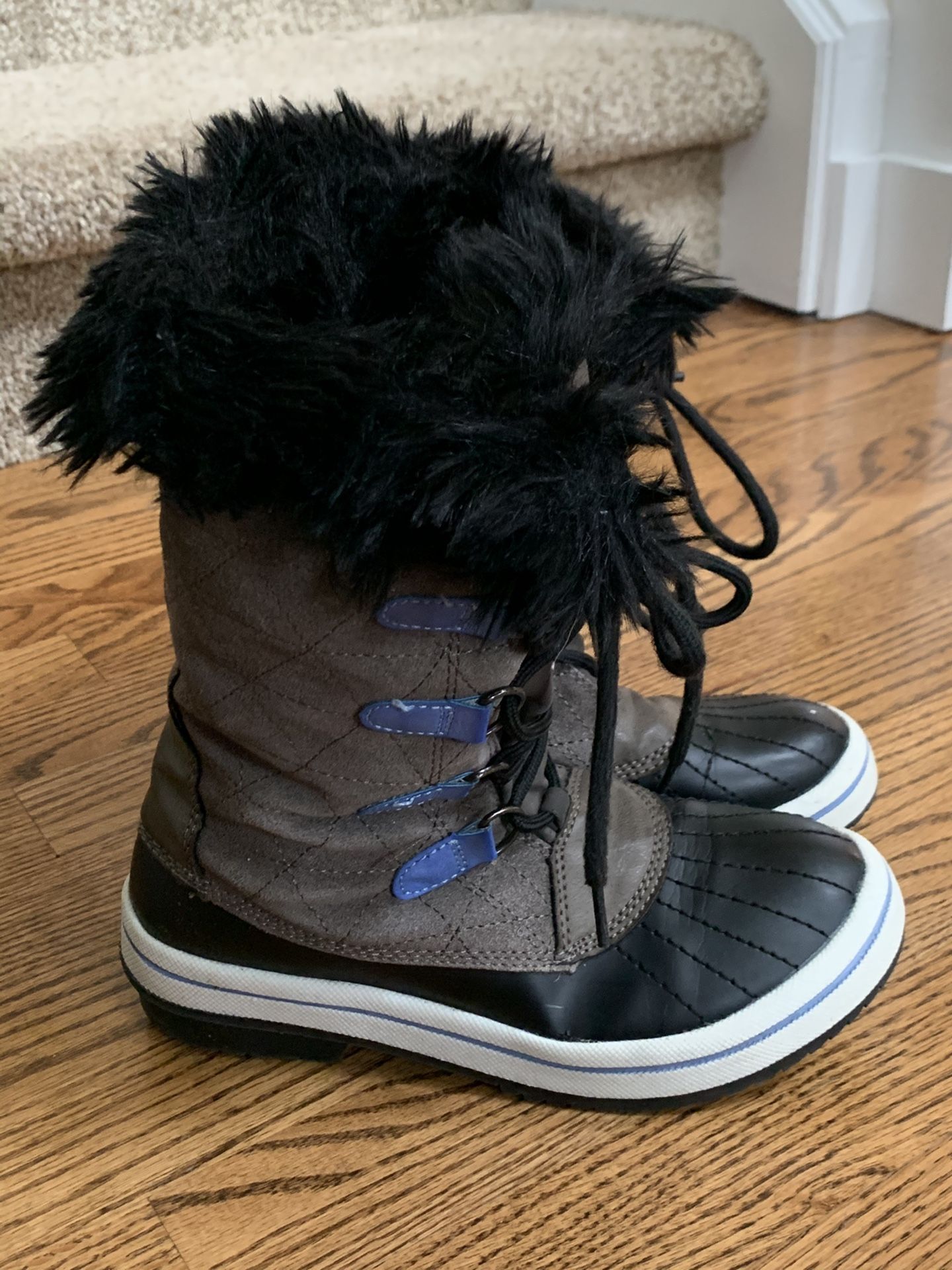 Snow boots childrens size 4