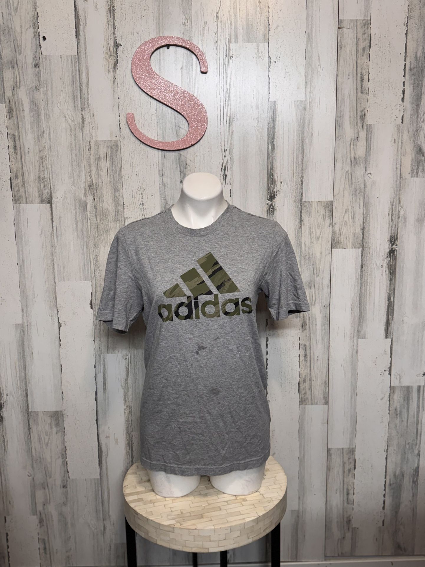 Adidas Gray Camouflage Logo Short Sleeve T-Shirt Size Small
