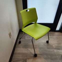 Green Office Chairs (3x)