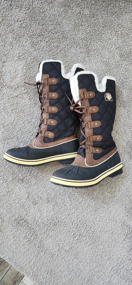 SnowGlobe Girl Snow Boots