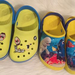 2 Pairs Of Crocs J2