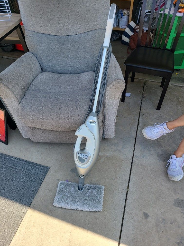 SHARK FLOOR STEAMER $40