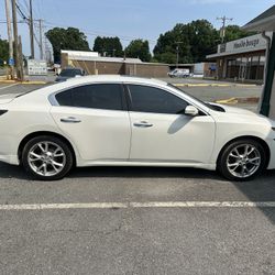 Nissan Maxima