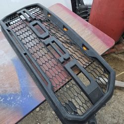 15-17 Ford F150 Grille