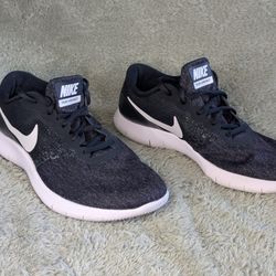 Barely Used Nike Women's 9.5 Shoes