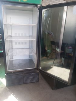 Refrigerator de sodas muy espacioso en exelentes condiciones delivery including 30 days warranty $550