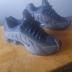 Women's  Nike SHOX