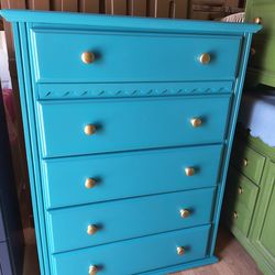 Chest of drawers