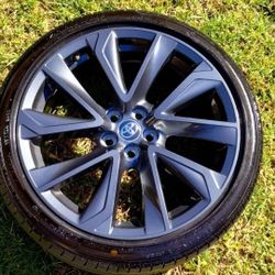 2024 1 OEM LIKE NEW TOYOTA DARK GREY 18" WITH LIKE NEW TIRE FOR ANY COROLLA 2022 TO 2025 WITH NO CENTER CAP