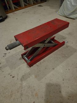 Steel scissor jack