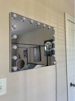 Vanity mirror