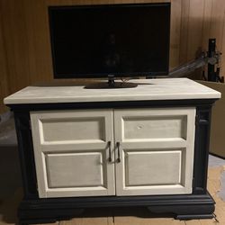 TV . stand