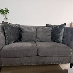 Great loveseat 