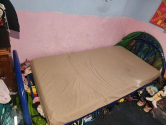 twin bed metal frame with matress