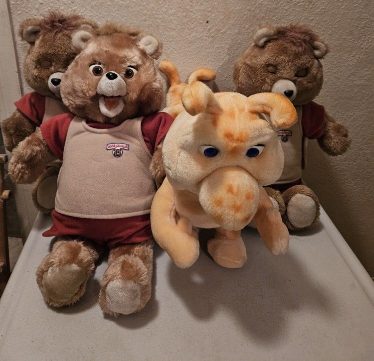 3 Teddy Ruxpins And Grubby