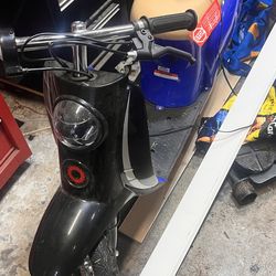 2024 Razor Cafe Scooter