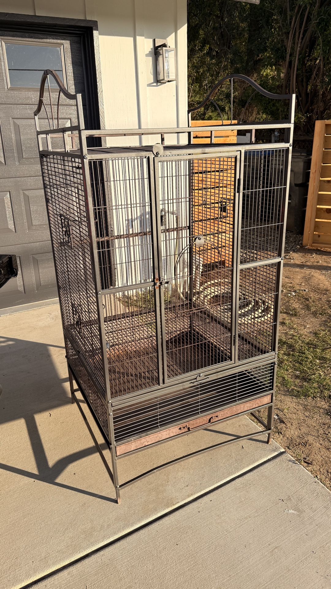 Photo inspiration: Visual Reference: Large Metal Bird Cage Aviary With Stand Heavy Duty For