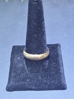 10kt YG Wedding Band. (C-4) SIZE 11.5 ASK FOR RYAN. #(contact info removed)97