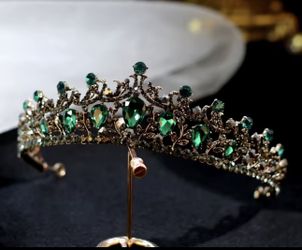 💚New Green Rhinestone Gold Tiara Crown 💚