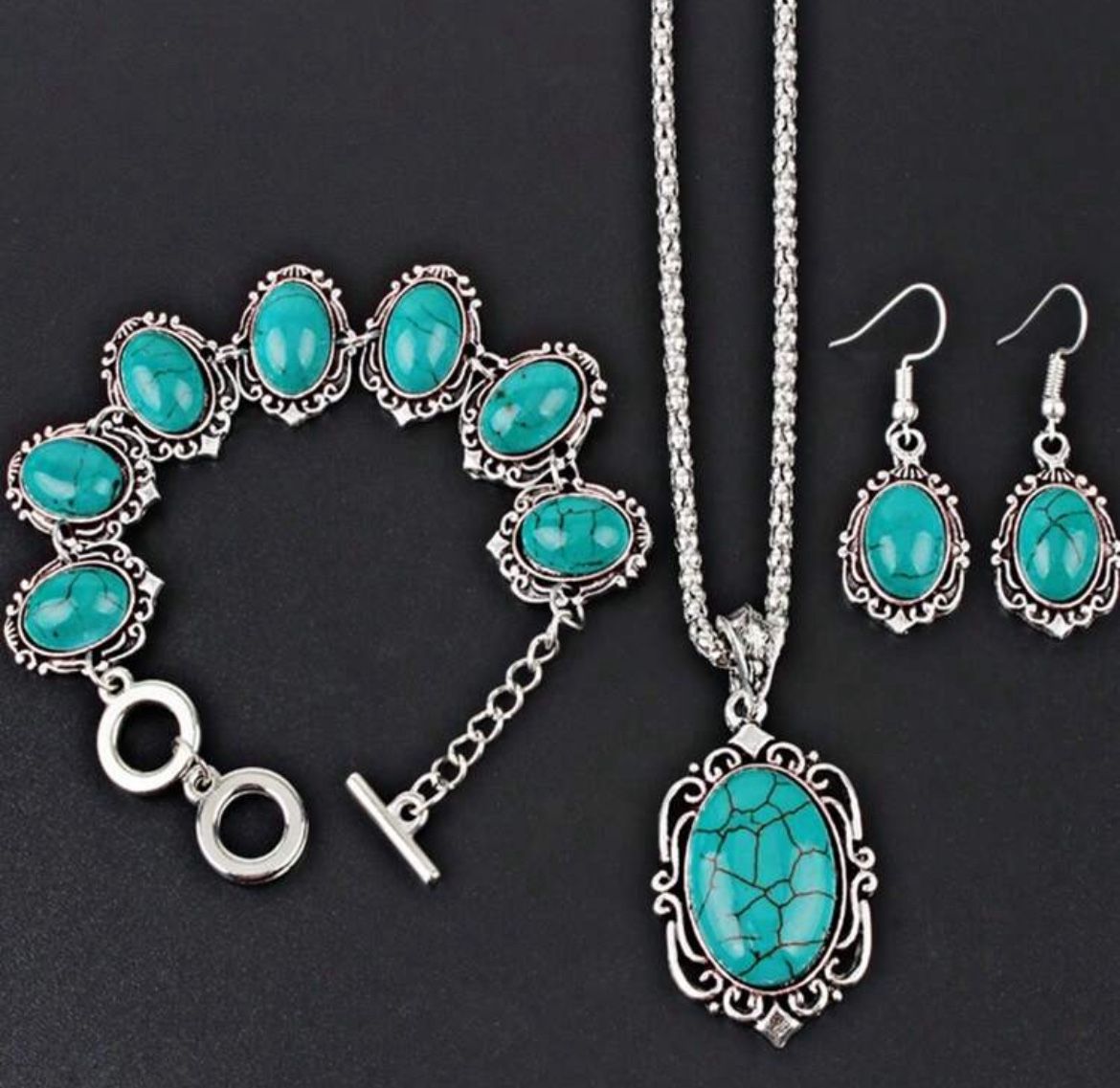 Beautiful Four Piece Turquoise Bracelet Necklace Earrings Set. New.