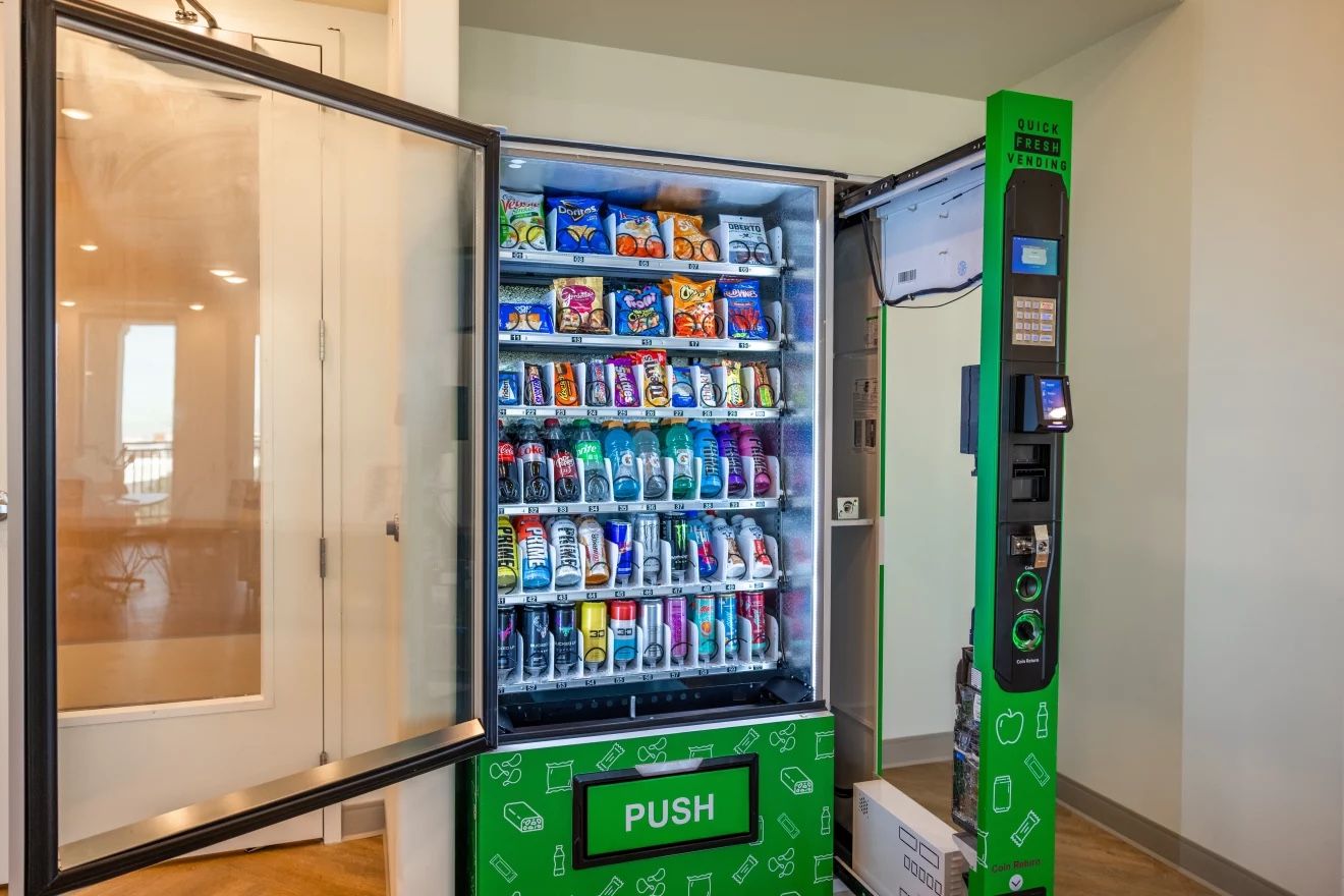 AMB350 Combo Snacks Vending Machine With A Credit Card Reader 