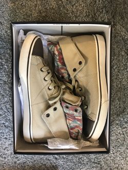 GUESS Shoes Size 9.5