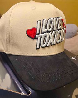 Chico's toxicos hat