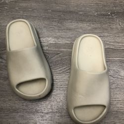 Adidas Jeezy Slides Size 5