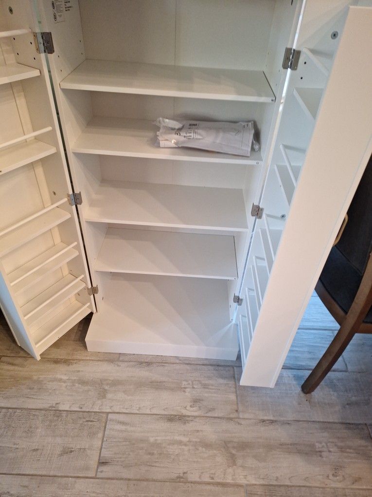 Kitchen Pantry