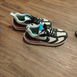 Nike Kids Shoes 4.5