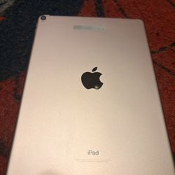 rose gold iPad Pro 10.5-inch