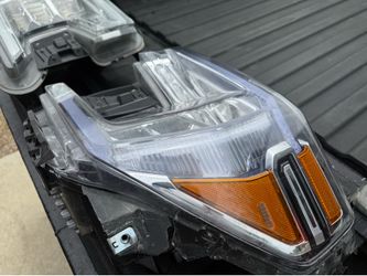 2020 GMC sierra driver side headlight