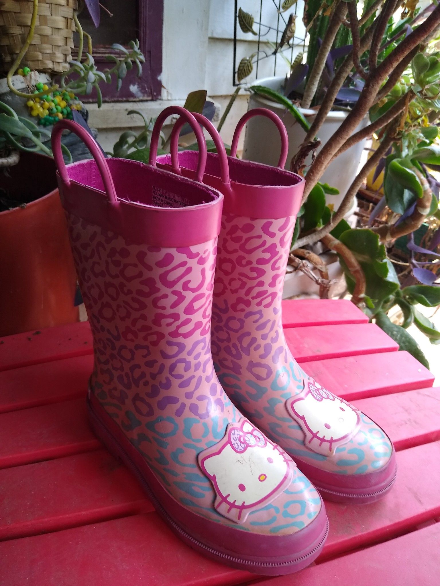 Kids hello kitty sz 13/1 rain boots $10 fcfs