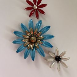 Flower Power Brooches Vintage Metal Enamel Floral Groovy Mod Funky Lot Of 3