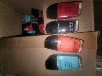 Wet n Wild box of 32
Wild Shine Nail Color, Red,pink  orange and breeze
Mix colors