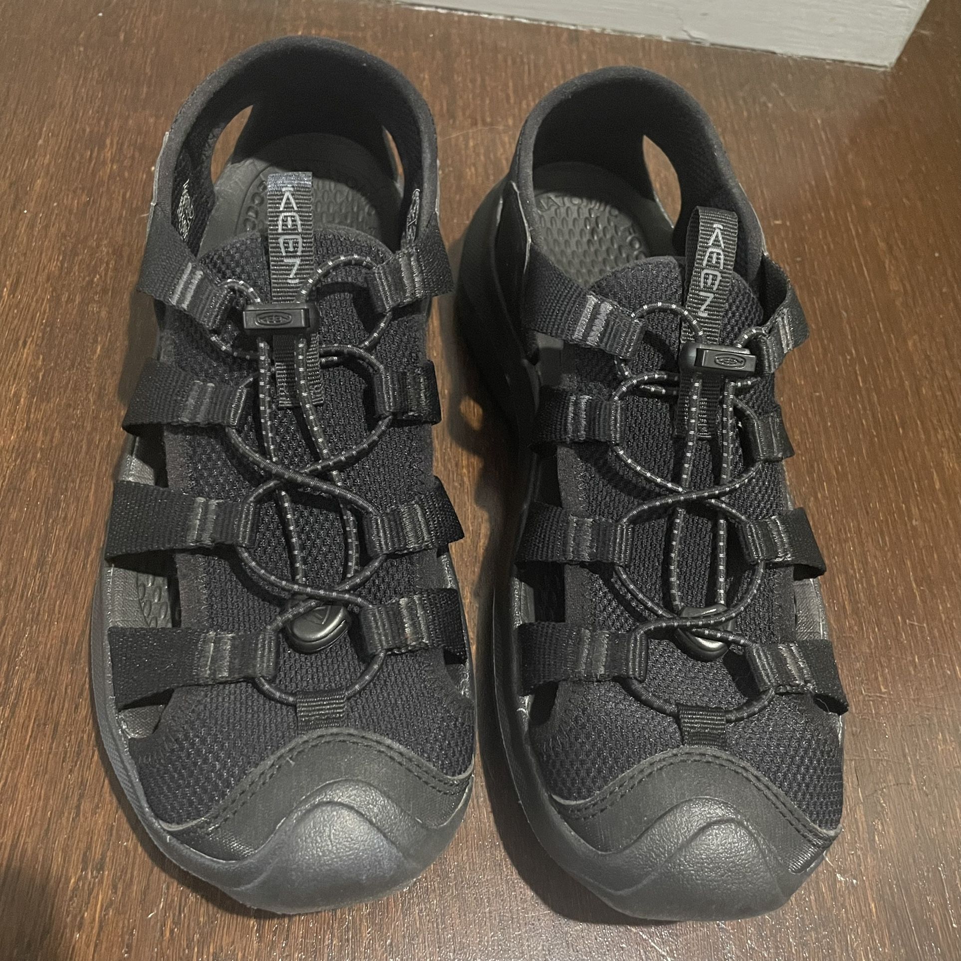 Keen Men’s Size 8 Seanik H2 Sandals