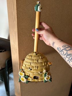 Paper towel holder
