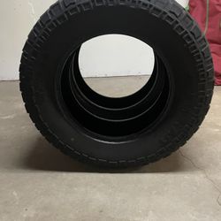 (two Tires) 275-65-18