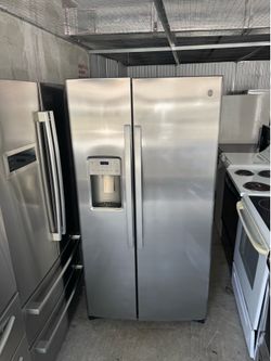 Refrigerator Good condition everything works fine