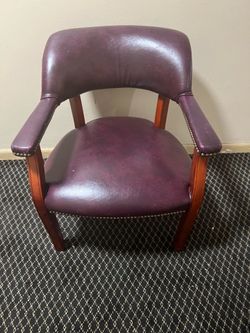 Boss Office Captain's Guest Chair: 31" High, 24" Wide, 26" Deep