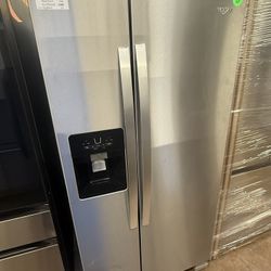 Whirlpool 33” refrigerator 
