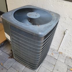 Aire acondicionado/ AC handler & condenser