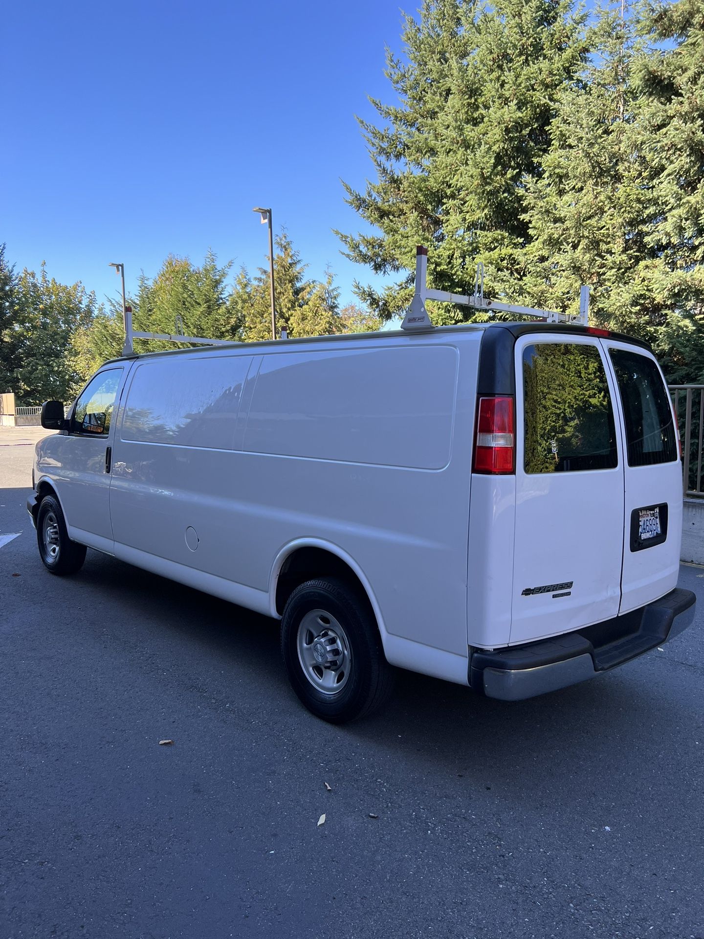 Chevy Express G3500 extended Cargo Van