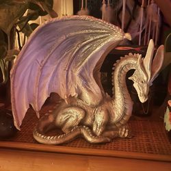dragon figure statue