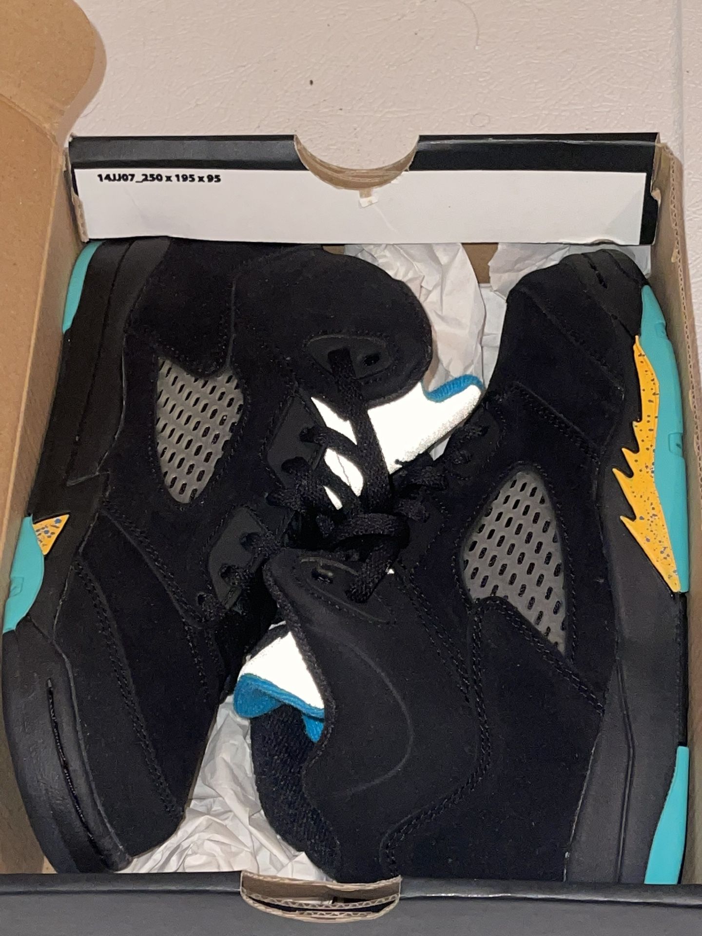 Brand New size 3y Jordan 5 Retro (PS)