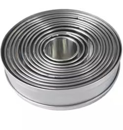 Stainless steel Round Cutter Set for Diverse Baking.