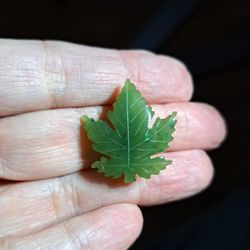 Vintage Carved Green Nephrite Jade Stone Maple Leaf Pin