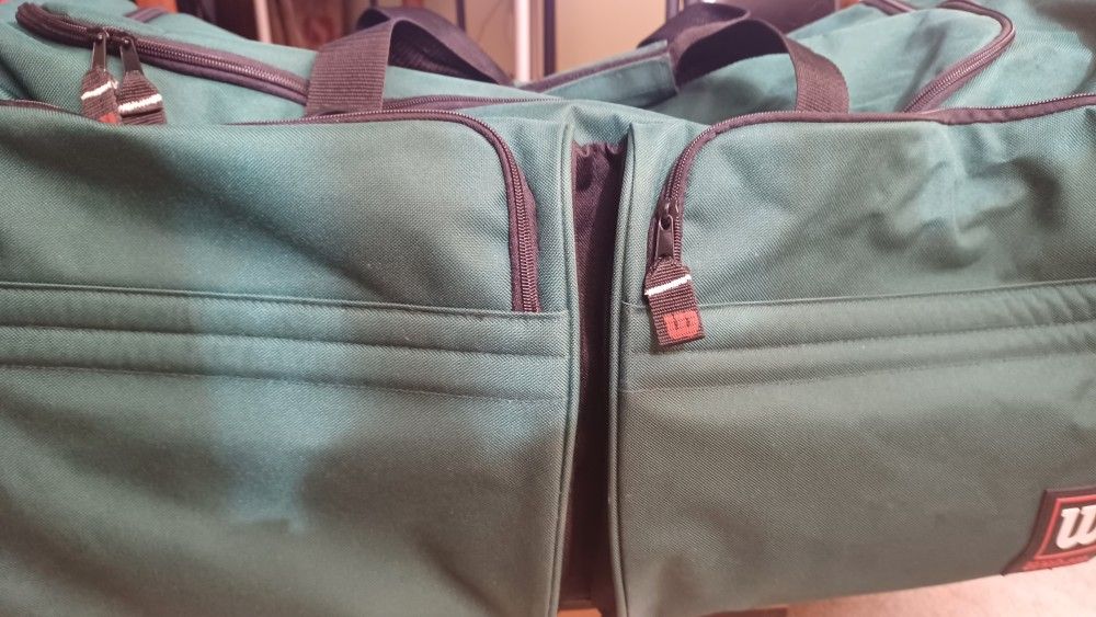 Duffel Bag With Rolling Wheels